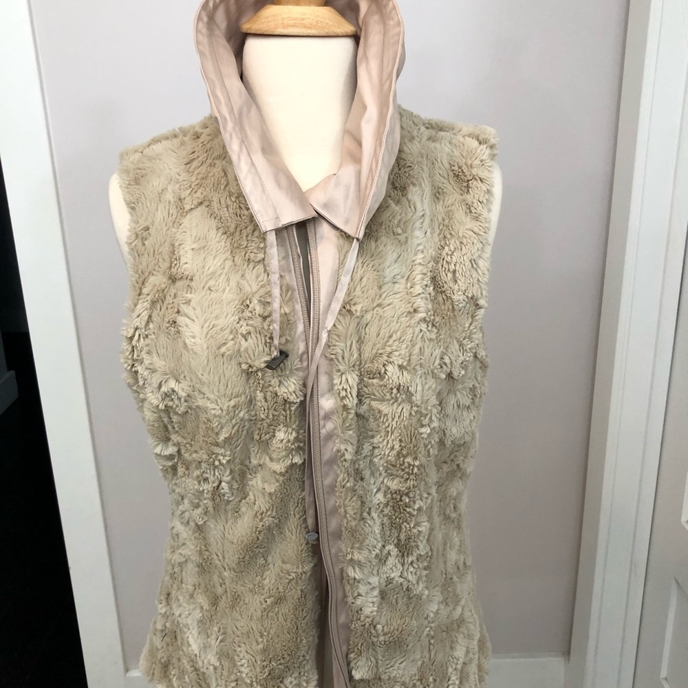 Reversible vest
